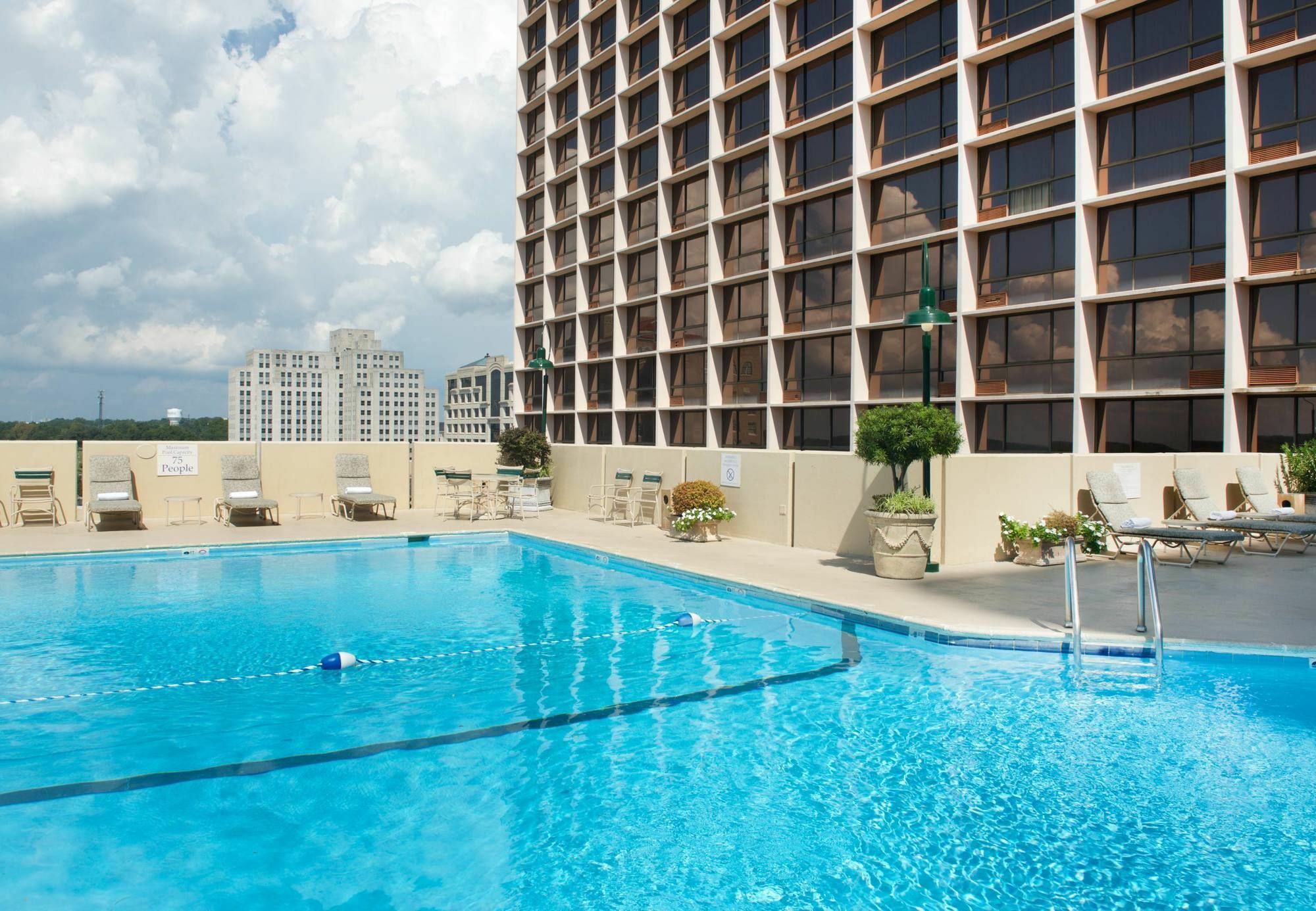 Jackson Downtown Convention Center Hotel Exterior photo